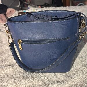 NAVY BLUE BUCKET BAG